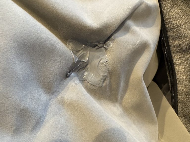 無印良品「空気でできたソファ」のコーキング修理