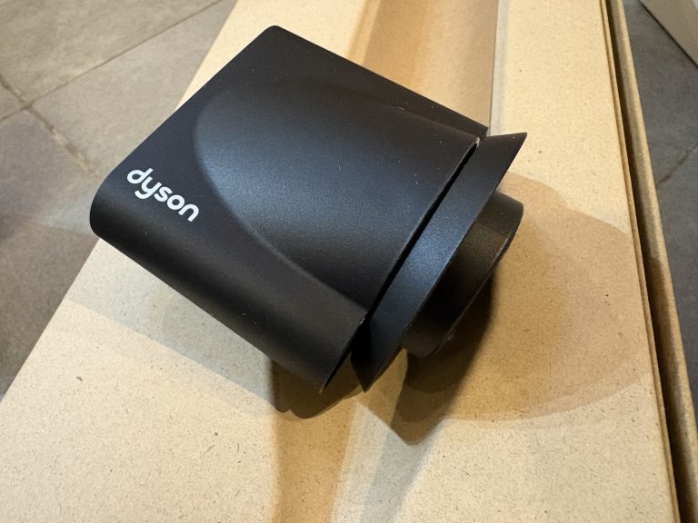 ダイソンドライヤーの付属のアタッチメント